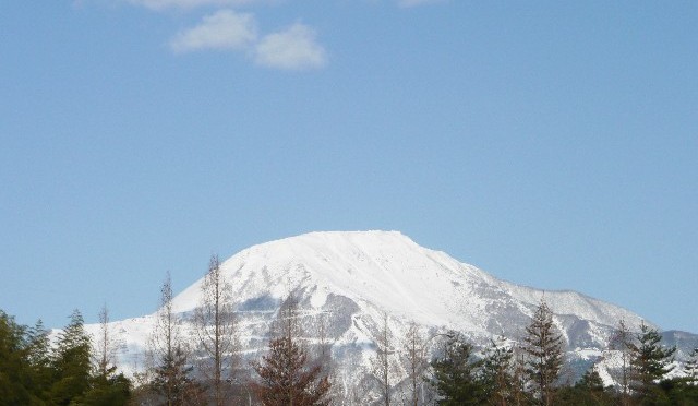 雪の伊吹山